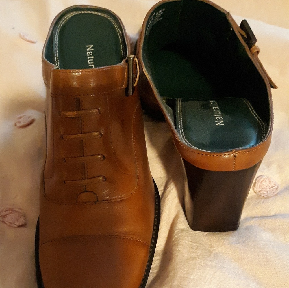 Naturalizer Clogs
